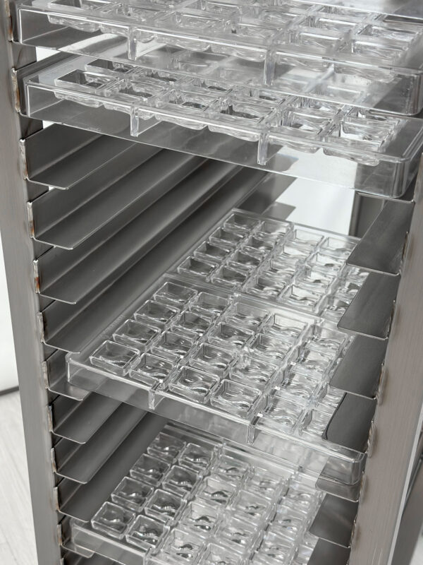 Cooling trolley 20 shelves
